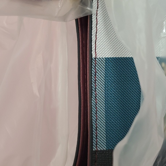 Kuoy Handbag - Picture 5 of 7